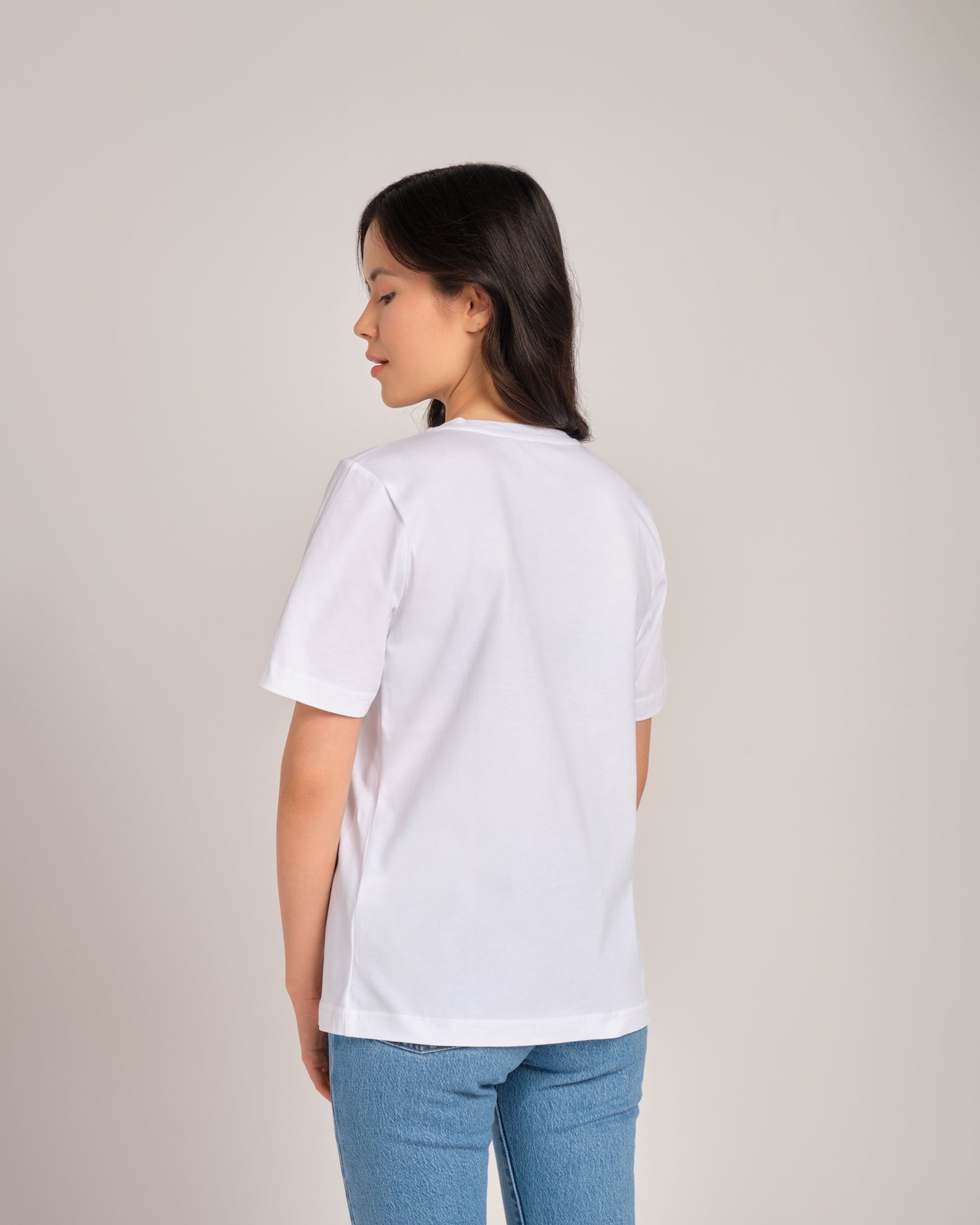 V NECK T-SHIRT