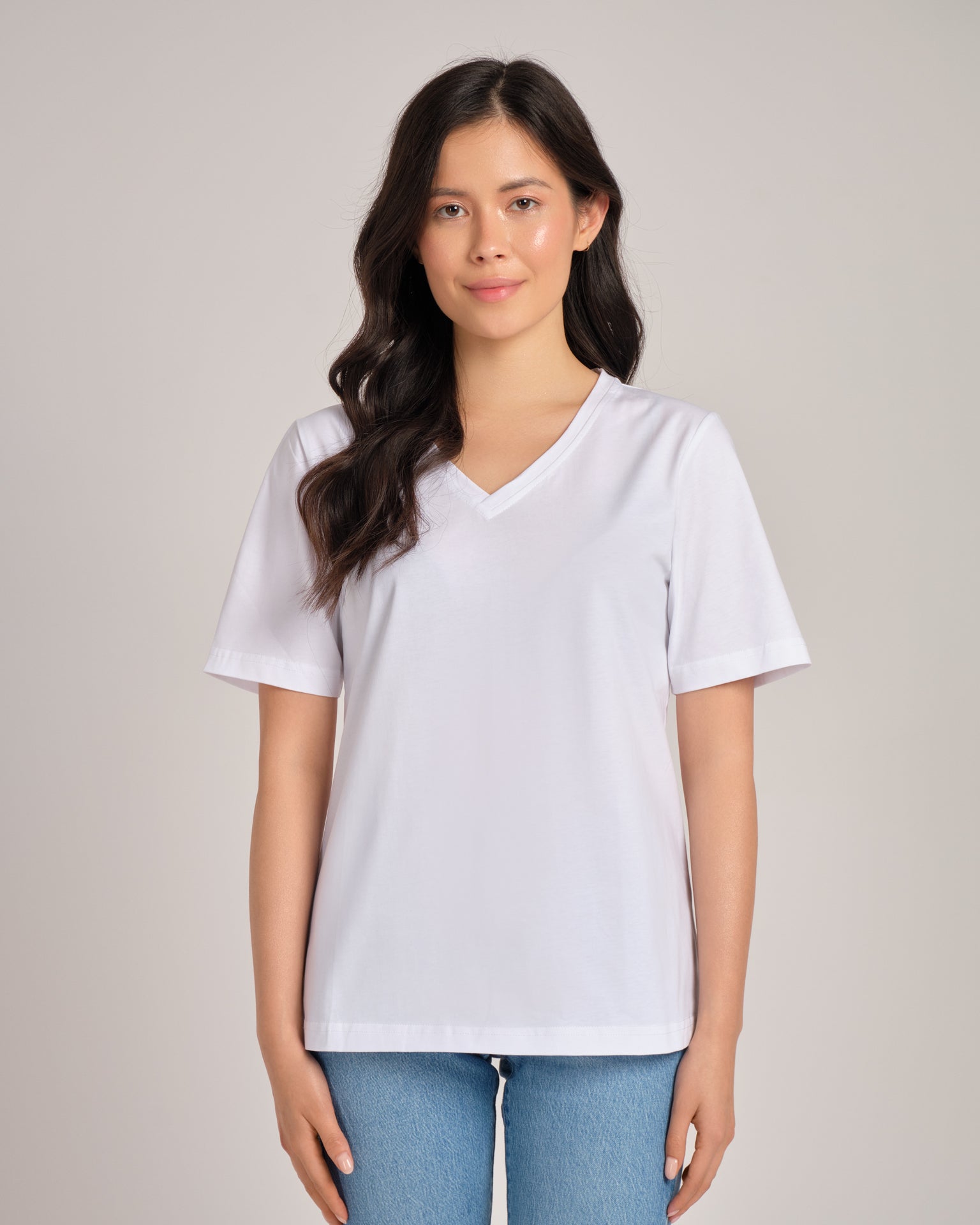 V NECK T-SHIRT